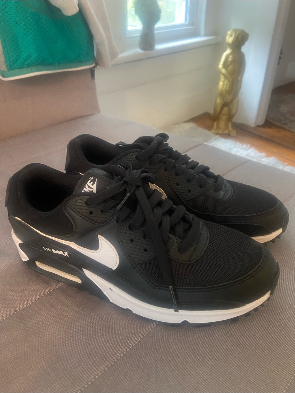 NWOT Nike air Sz 8.5 sneakers